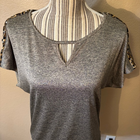 Apt. 9 Gray Brown Heathered Top with Leopard Shoulder Detail Medium Smooth - Picture 2 of 16